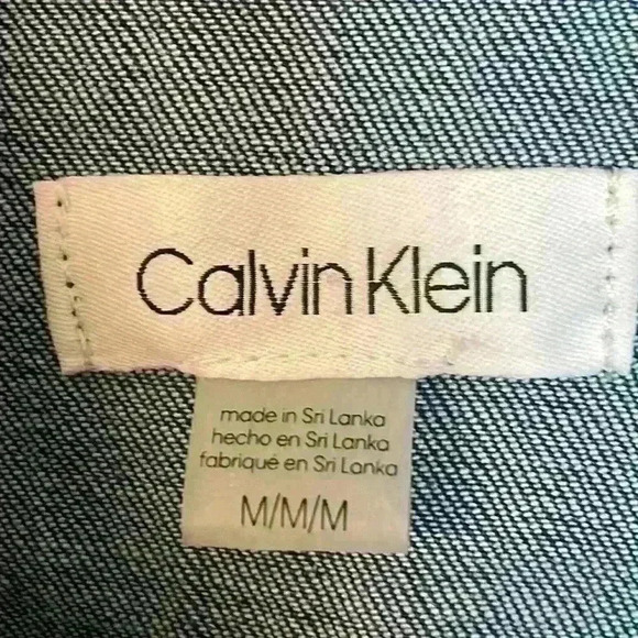 Calvin Klein Cropped Denim Jacket Women's size Medium - Picture 2 of 5